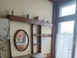 ancien salon de coiffure au RDC