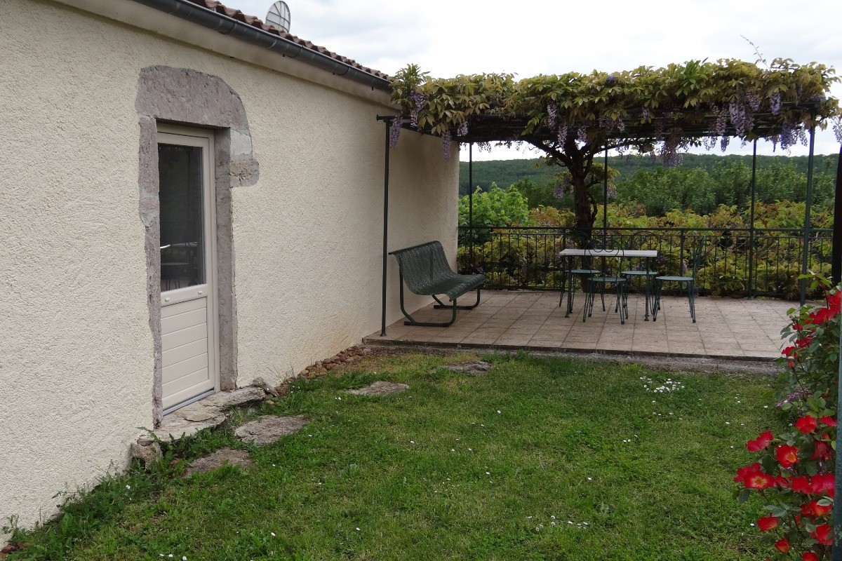 Terrasse GITE LE FOURNIL BERGANTY LOT 46