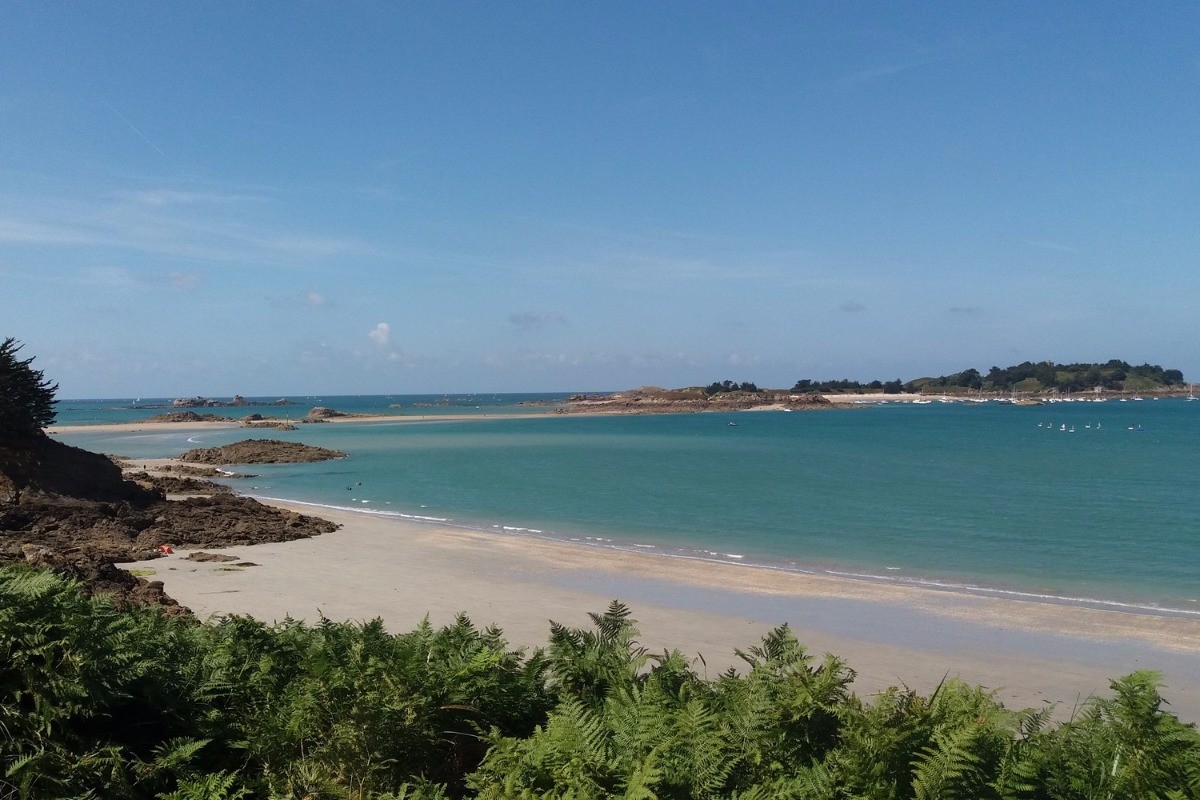 île des Ebihens vous y accédez à marée basse