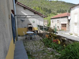 Le jardin et les tulipes côté nord