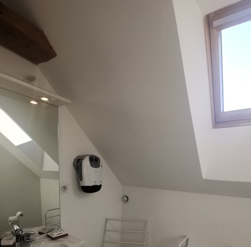 Le cabinet de toilette du 1er étage