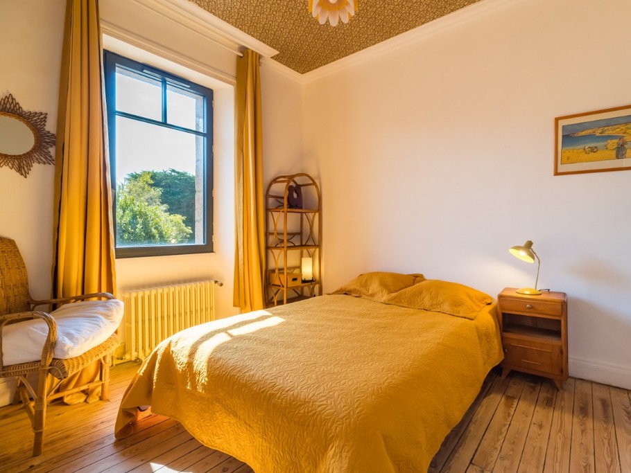VILLA PERROSIENNE VUE MER - 12 personnes - PERROS-GUIREC - COTES D'ARMOR - BRETAGNE - chambre jaune 1er étage avec coin toilettes