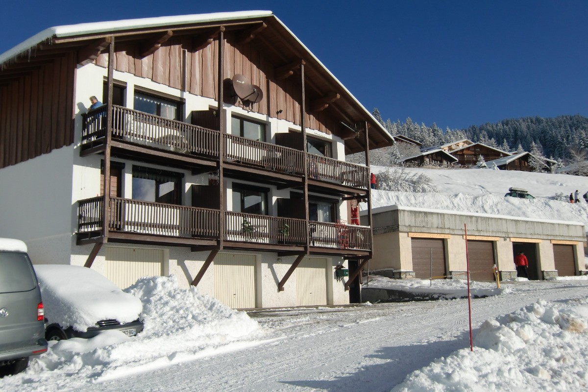 La résidence et les garages