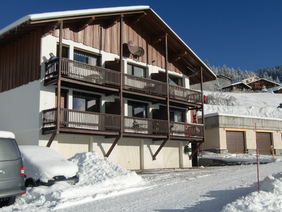 La résidence et les garages