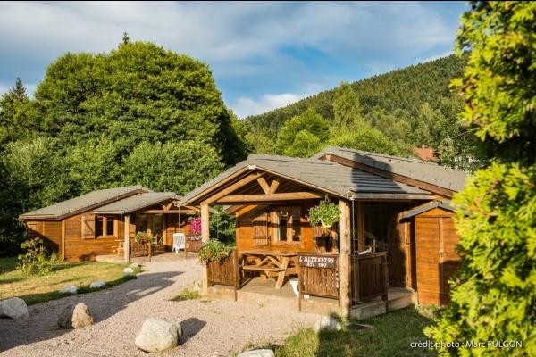 chalet 4/6 personnes avec terrasse couverte et salon de jardin