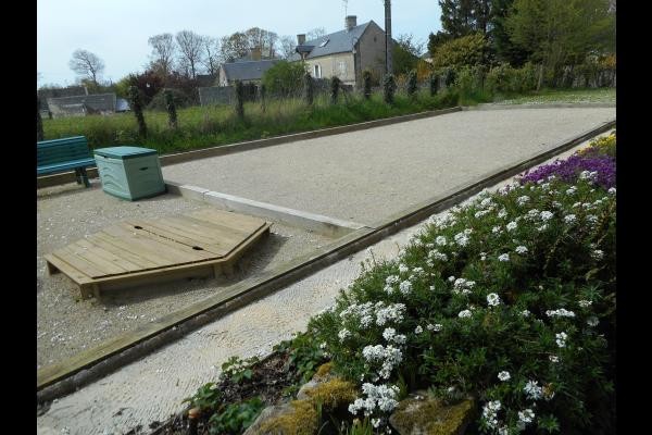 Terrain de boule et bac à sable