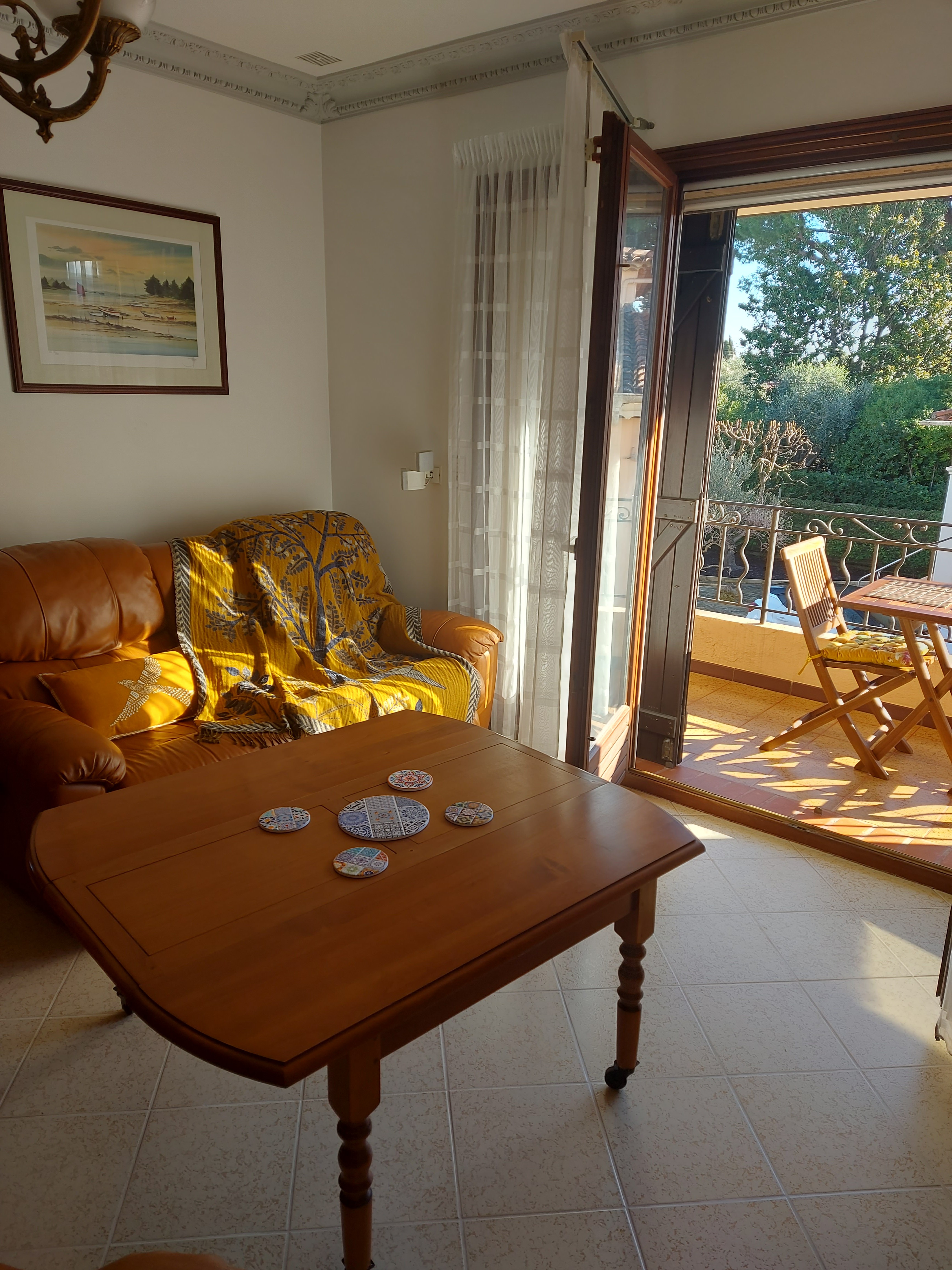 Living room with direct access to the terrace