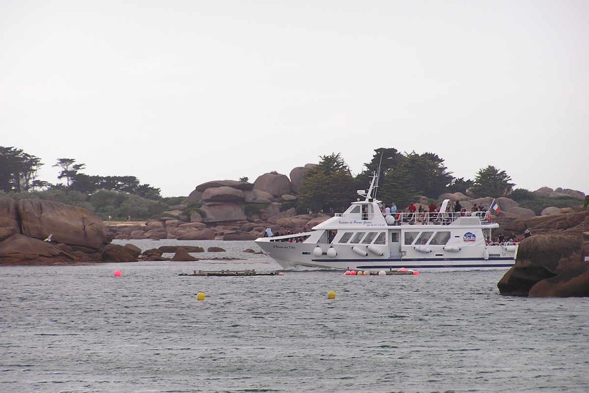 la baie de Ploumanac'h lors de la visite des Sept Iles