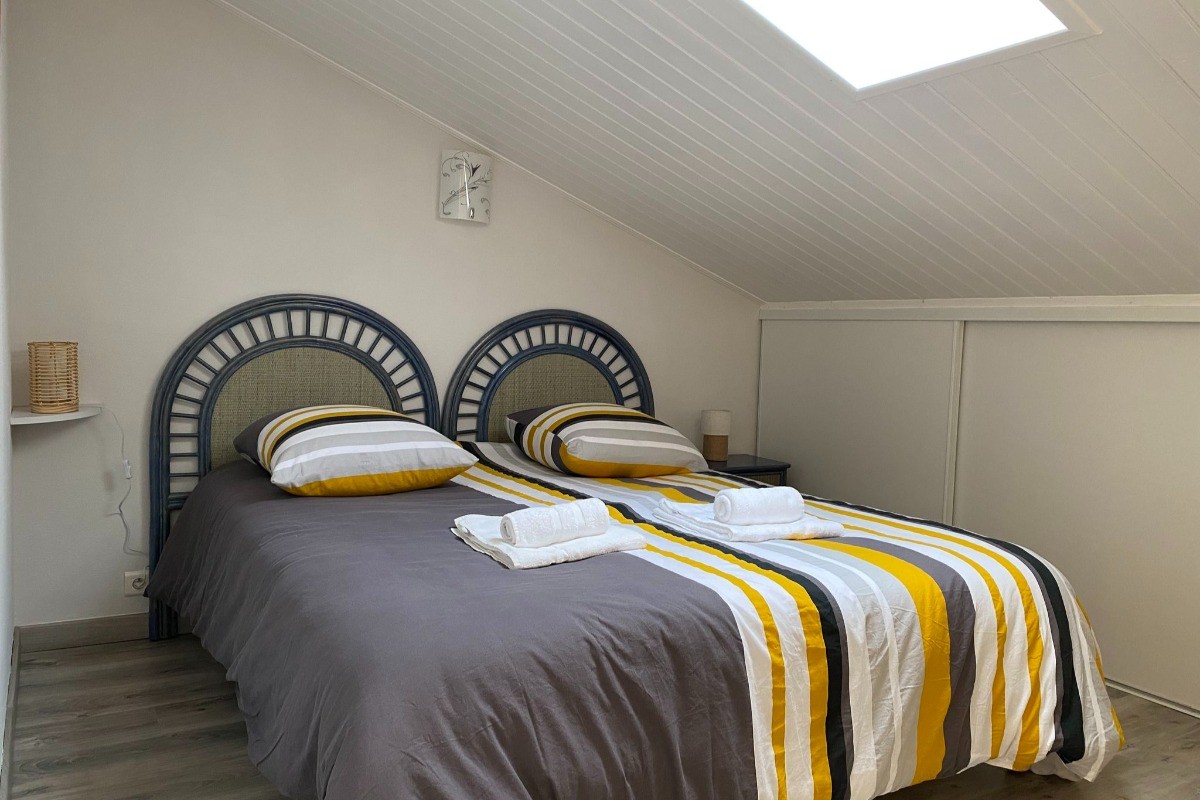 Chambre 2 à l'étage avec un lit 160 ou 2 lits 80