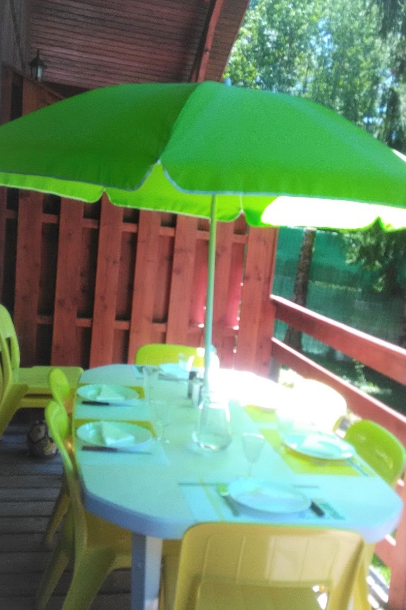 TERRASSE AVEC SALON DE JARDIN