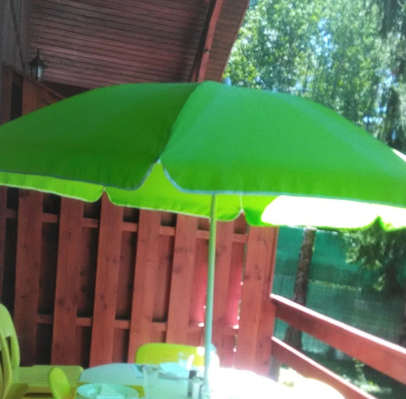 TERRASSE AVEC SALON DE JARDIN