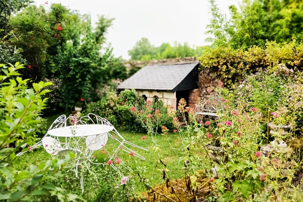 Garden / Dovecote