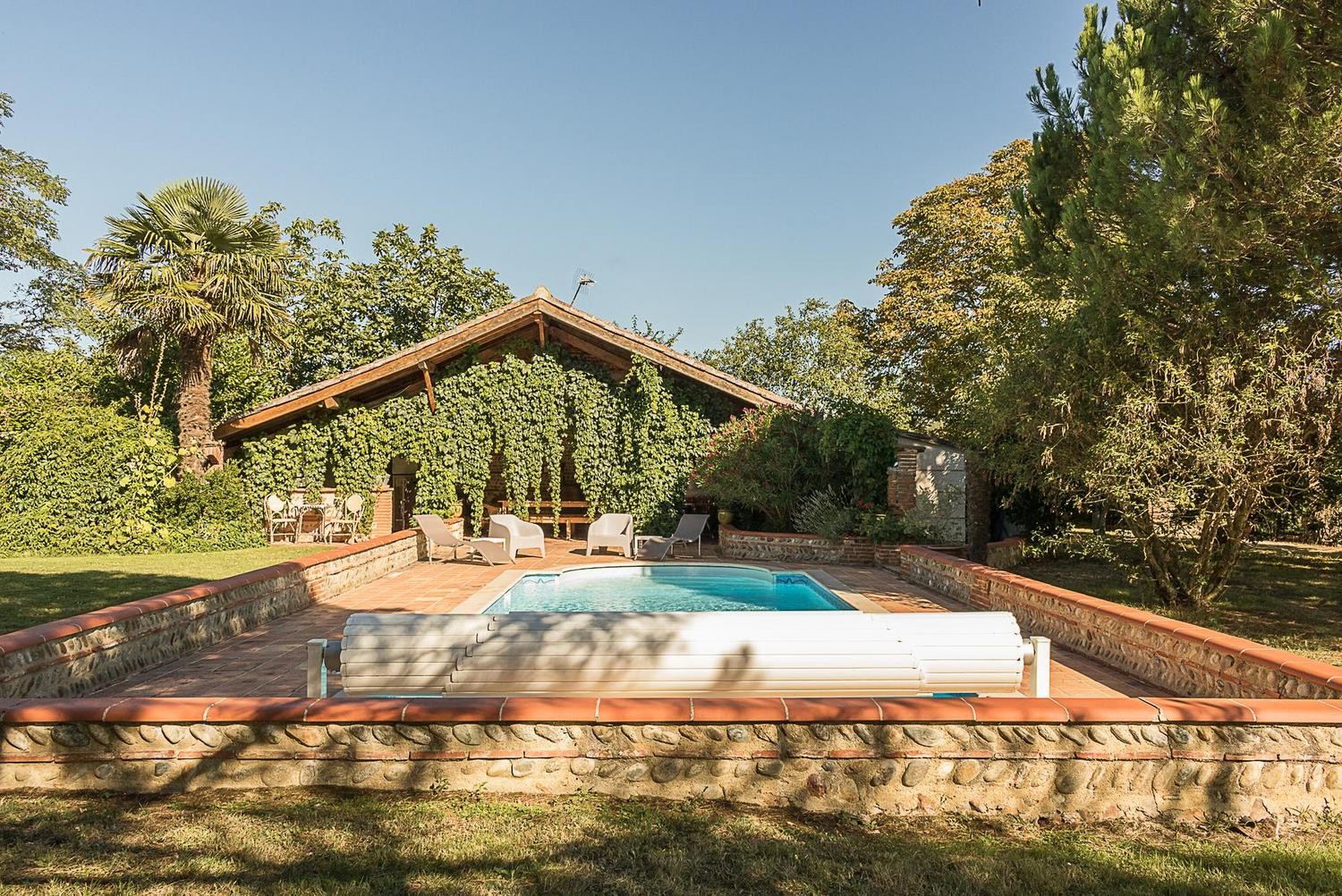 Shared swimming pool