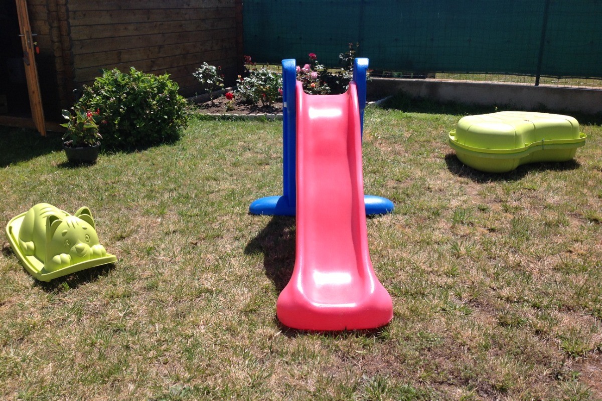 JEUX   ENFANTS ET BAC A  SABLE
