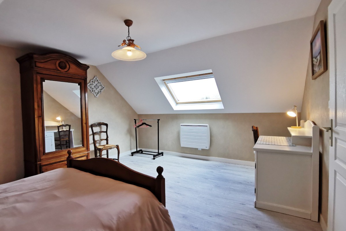 Etage: chambre 1 avec 1 lit de 140