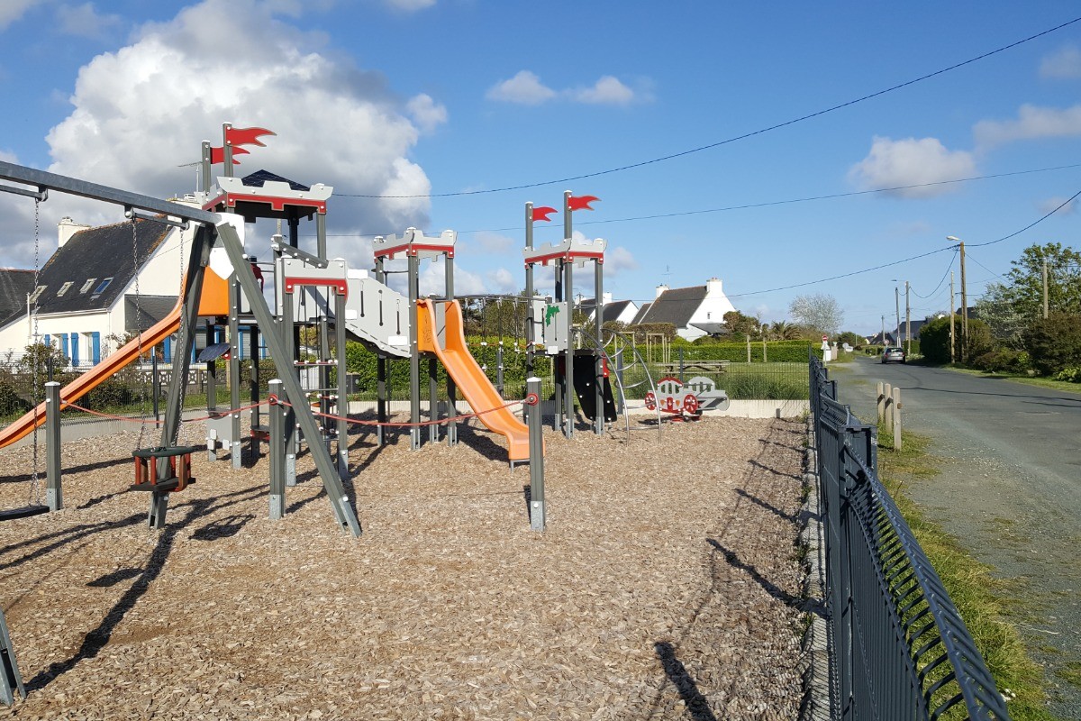 Aire de jeux pour enfants à 200 m