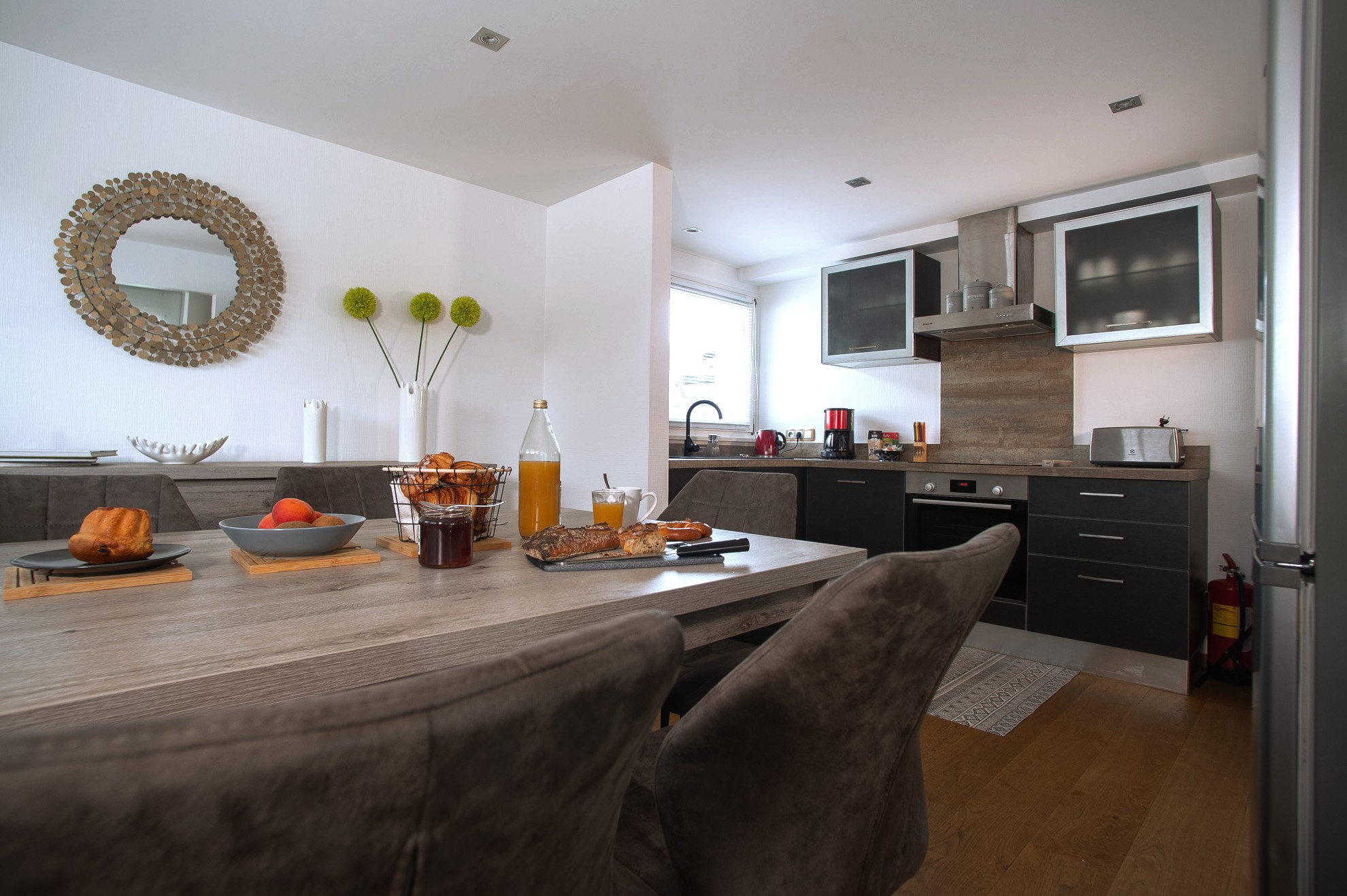 Salle à manger avec cuisine