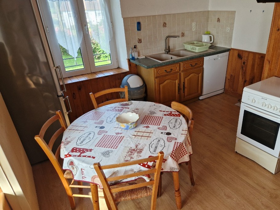 Cuisine toute équipée - Gîte Vosgien Chez Capucine et Mirabelle à BELLEFONTAINE 88