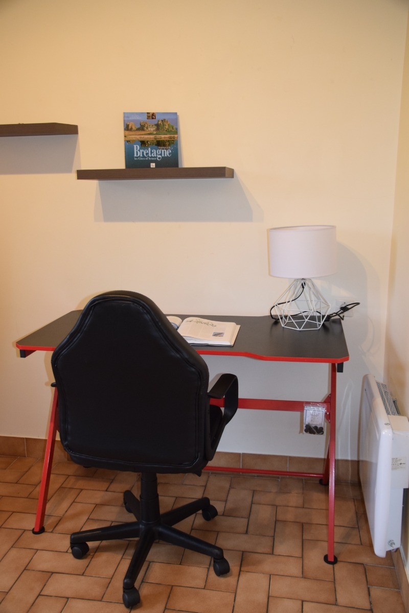 bureau  location Clévacances  Tréguidel