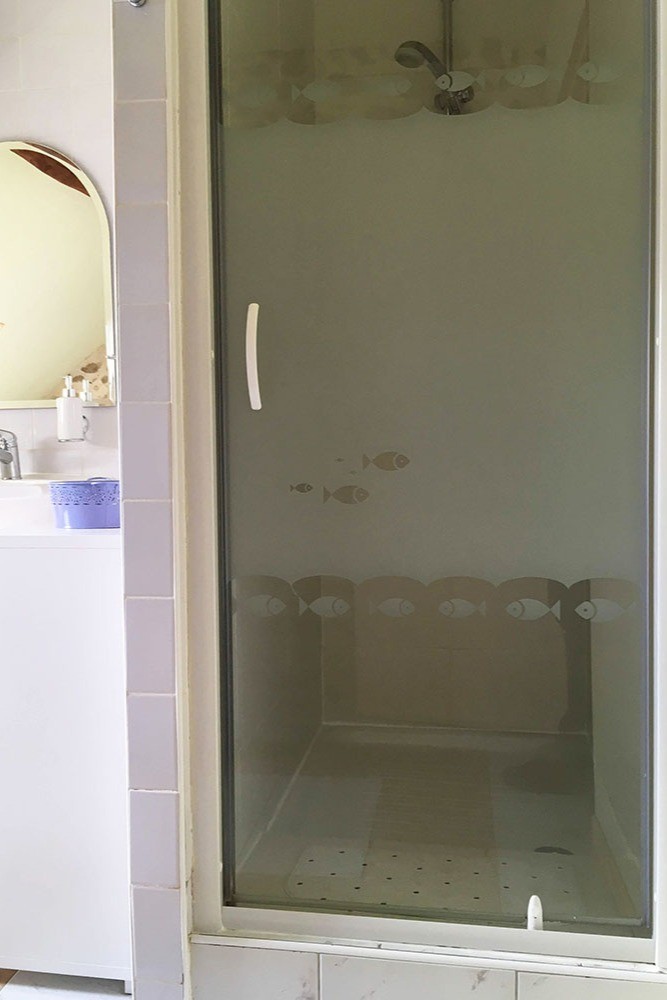 Bathroom: shower
