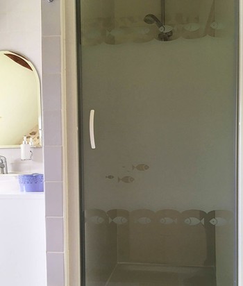 Bathroom: shower