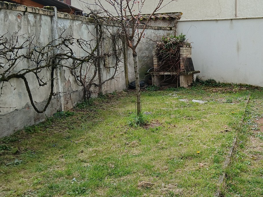 La Maison Triange, appartement 2 à 4 personnes, Montrond les Bains - Jardin
