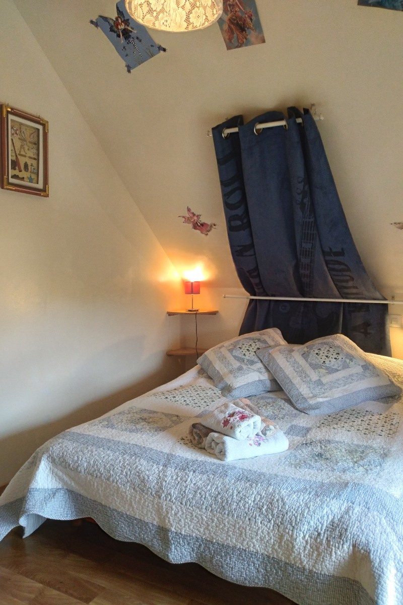 Chambre à l'étage pour 2 personnes (lit 140 cm) avec linges