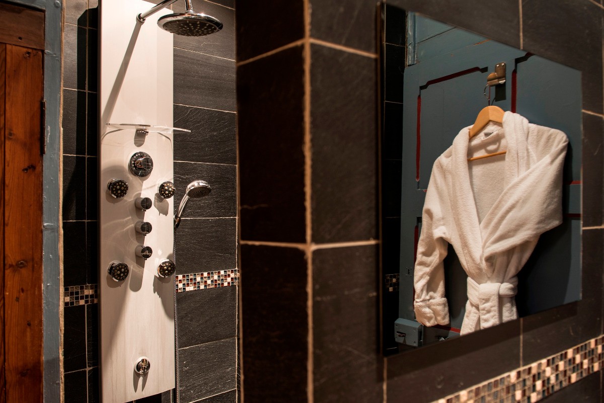 Douche à l'italienne hydromassante