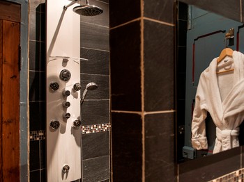 Douche à l'italienne hydromassante