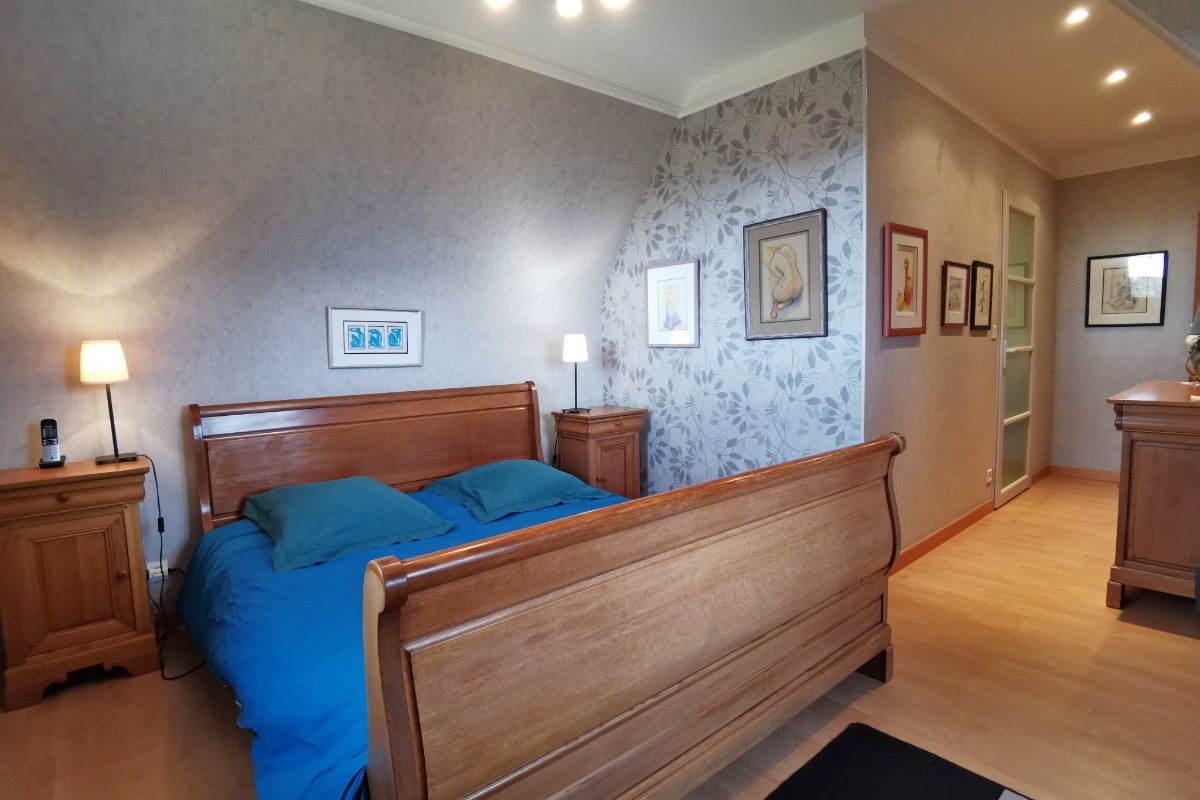 Etage: Chambre 1 Ocean avec vue mer - Lit 140 et salle d'eau -WC dans la chambre et commune avec la chambre Lilas