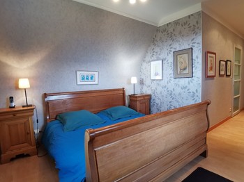 Etage: Chambre 1 Ocean avec vue mer - Lit 140 et salle d'eau -WC dans la chambre et commune avec la chambre Lilas