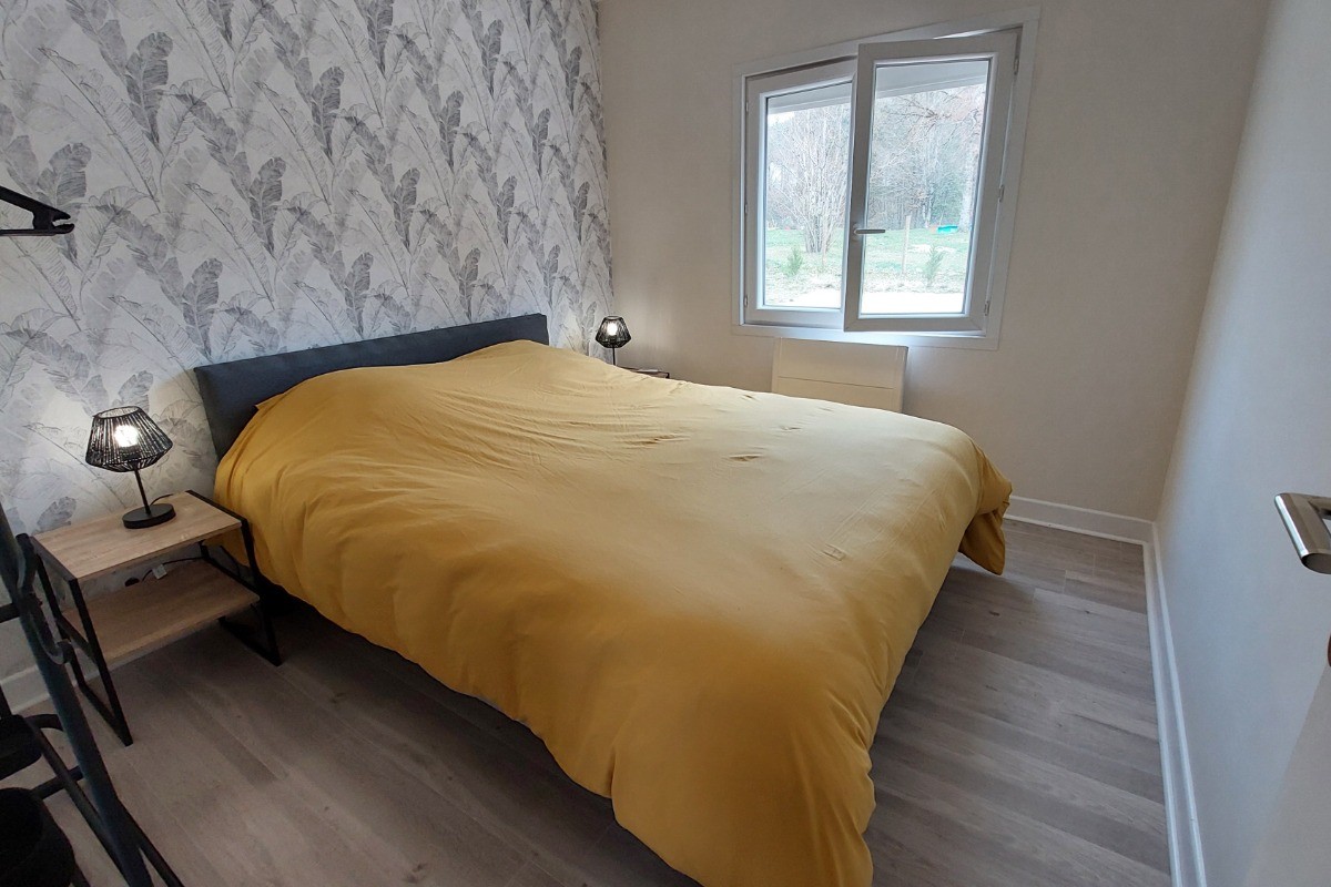 Chambre avec lit double 160x200, gîte Marais du Cassan