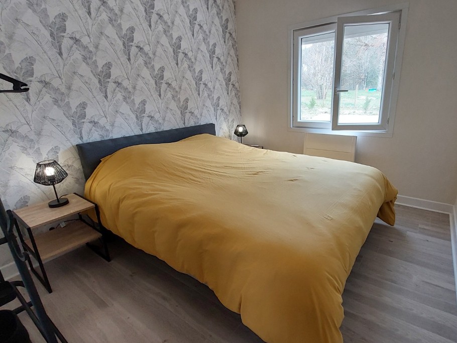 Chambre avec lit double 160x200, gîte Marais du Cassan