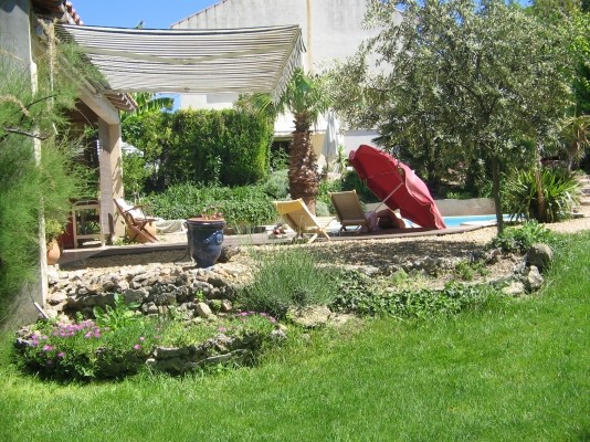 ©bouchard_ la piscine -le jardin -chambre d'hôte Béziers