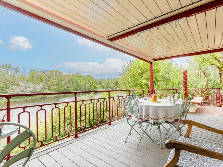 TERRASSE COUVERTE