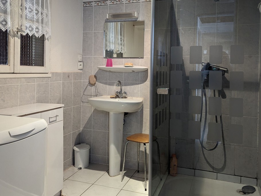 salle d'eau au rez de chaussée