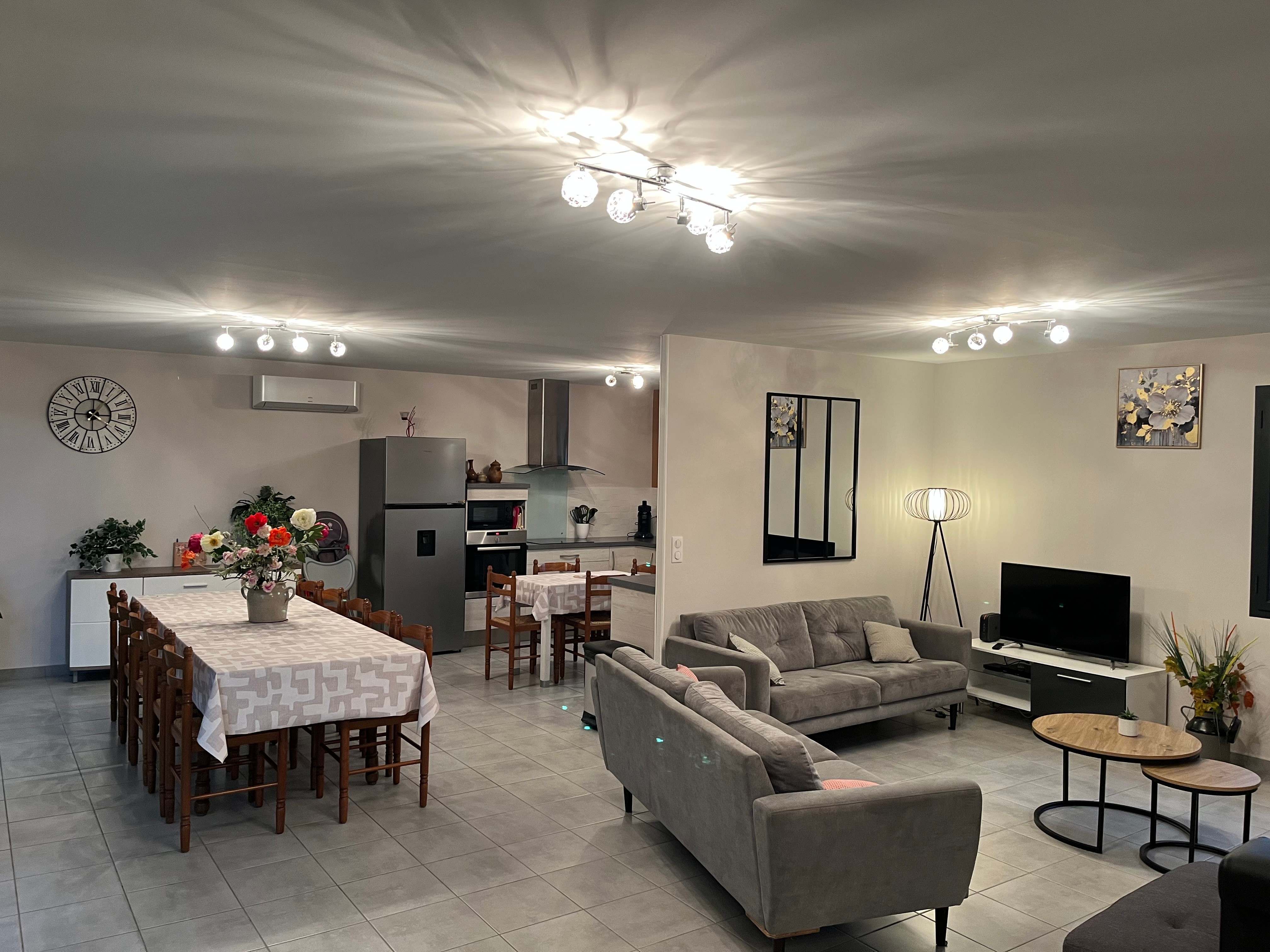 GENERAL VIEW LIVING ROOM