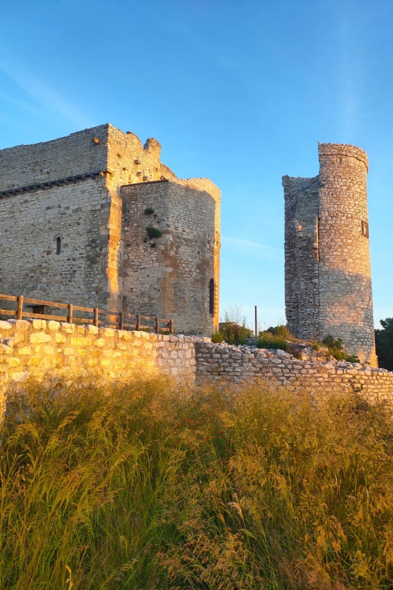 Le chateau de Thouzon à 2 pas de chez nous