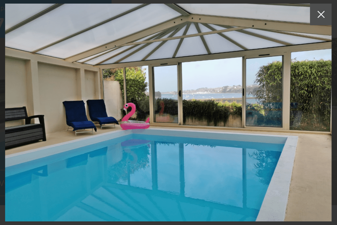 Piscine couverte chauffée vue mer