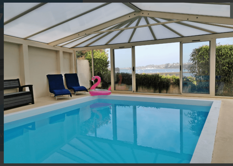 Piscine couverte chauffée vue mer