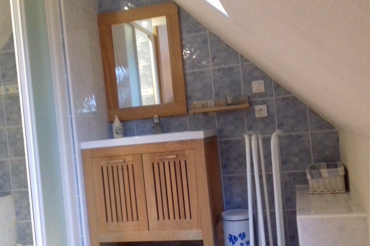 Location, Kerbors, Clévacances, Hegaret, salle d'eau avec douche