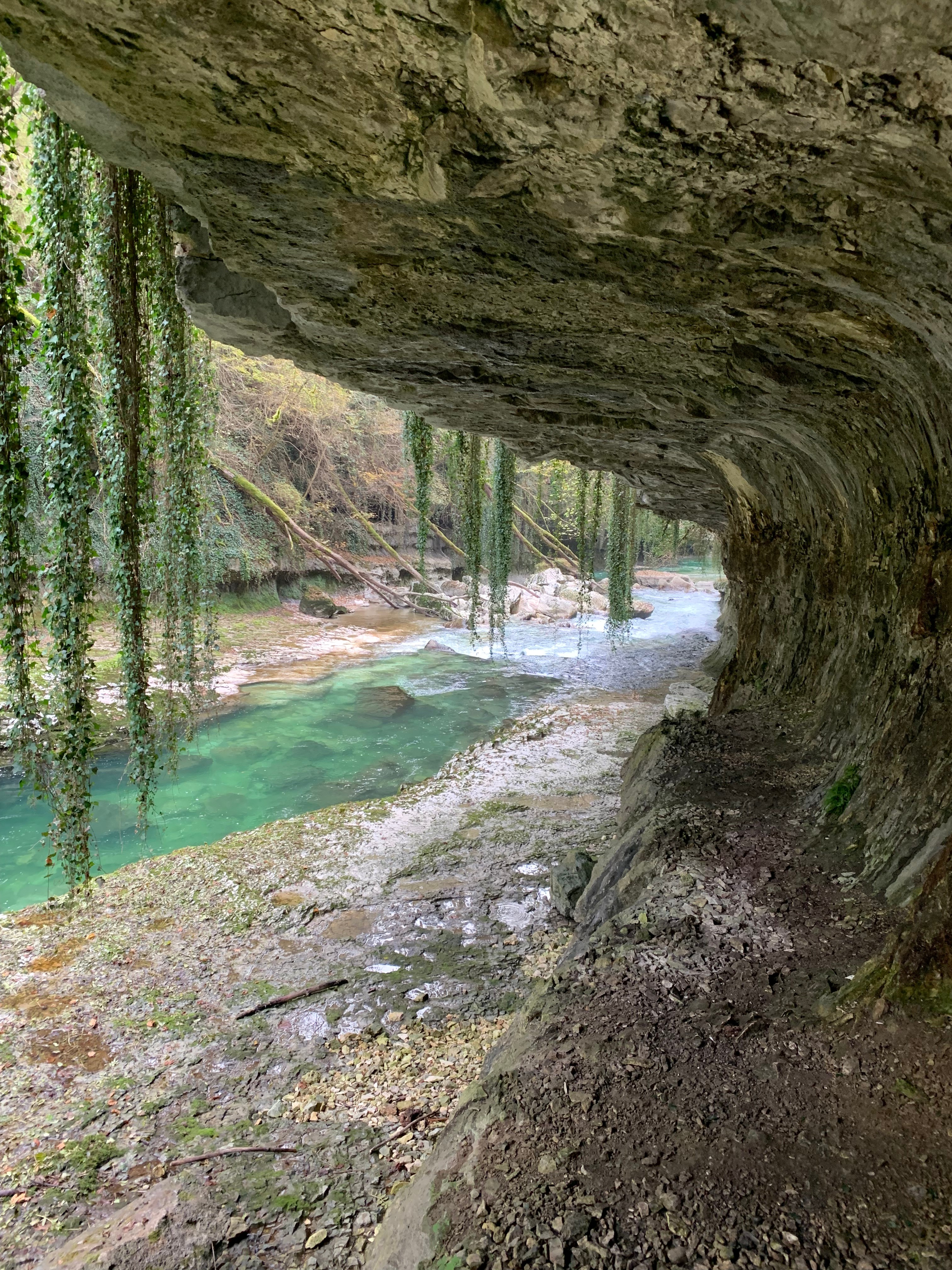 Grottes et lacs