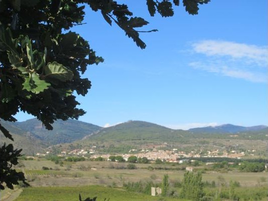 Le village au pied de la Montagne Noire