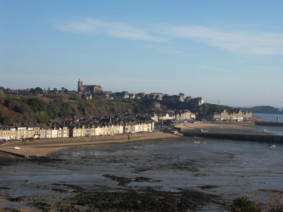 Port de Cancale marée basse