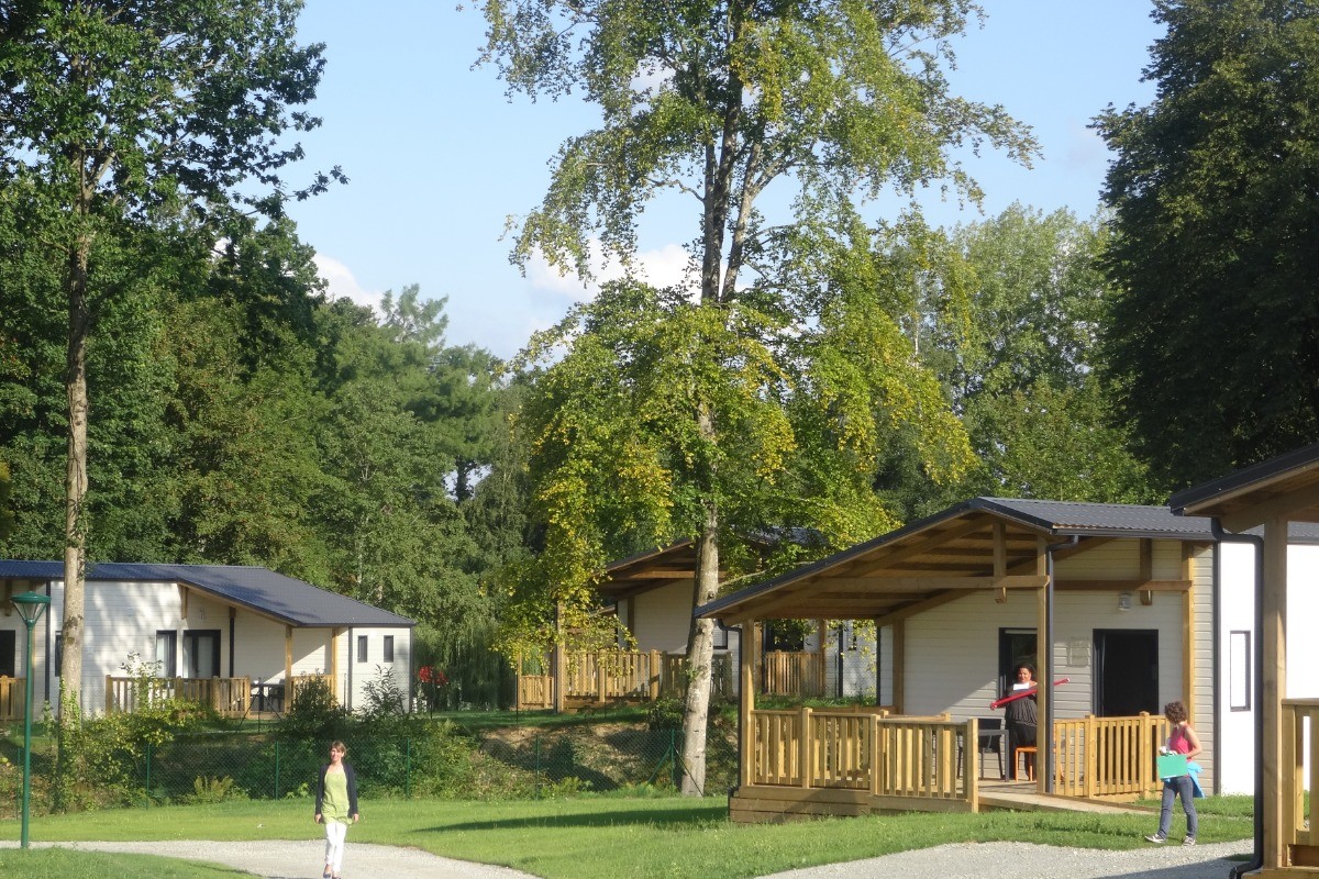 En famille, entre amis, en couple, en groupe, le Val de Landrouet est adapté à tous, pour de bons moments conviviaux, sereins et apaisants.  Le domaine est idéal pour découvrir la Bretagne, se reposer et pratiquer des expériences sportives en haute saison