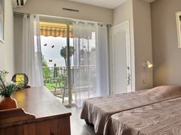 Chambre vue mer et accès terrasse sud