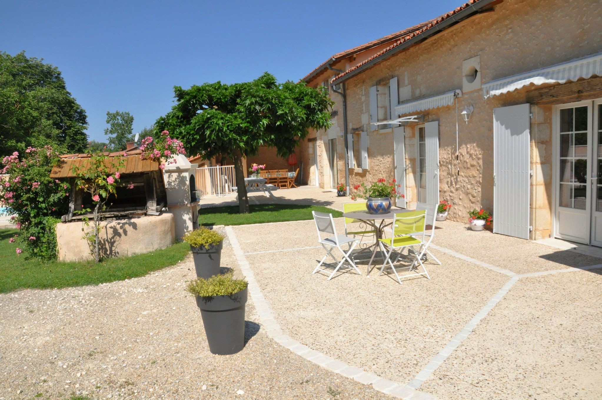 Gite La Grange Chez Bariot pour 10 personnes avec piscine et jacuzzi intérieur en Charente