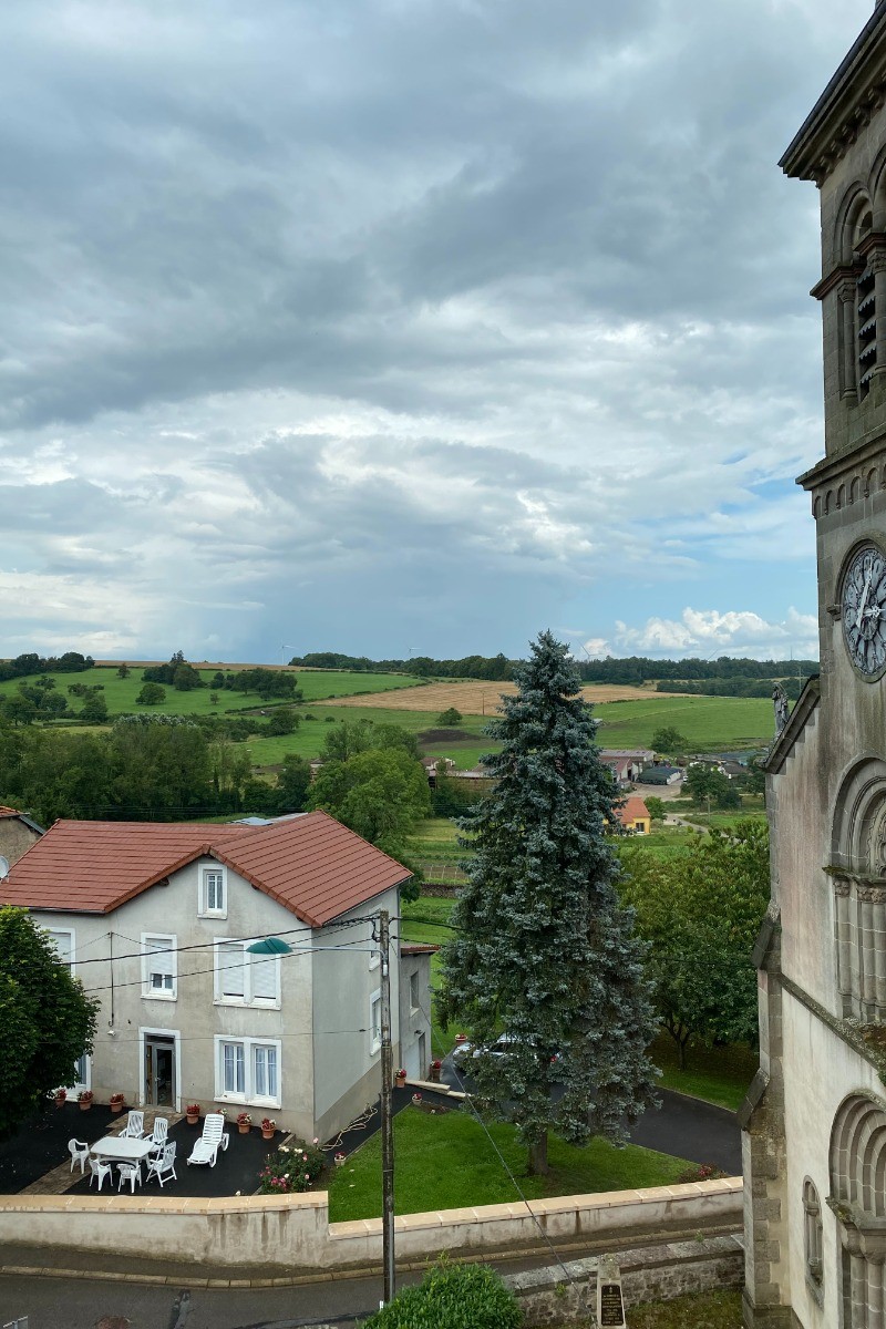 Vue depuis la chambre sur le village - Château de Monthureux-Le-Sec