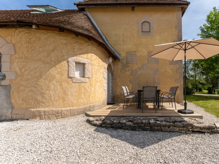 Entrée indépendante et grande terrasse