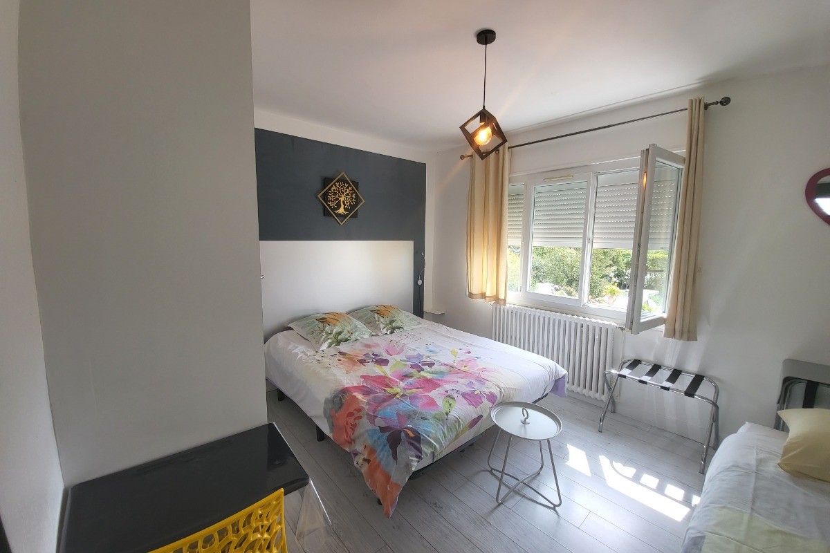 Chambre 2 avec lit double
